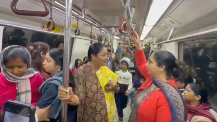 Rekha Gupta Metro Journey, Delhi CM Metro News