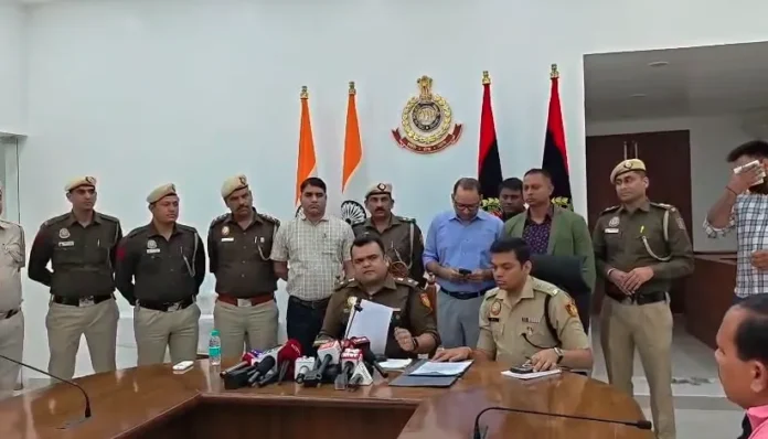 Delhi Robbery News, Majnu Ka Tila Loot,