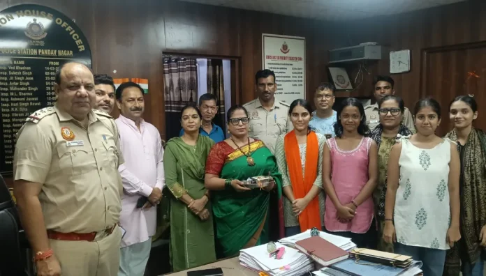 Raksha Bandhan Delhi, Pandav Nagar Police, Delhi Police, Women Safety Delhi, Raksha Bandhan Celebration