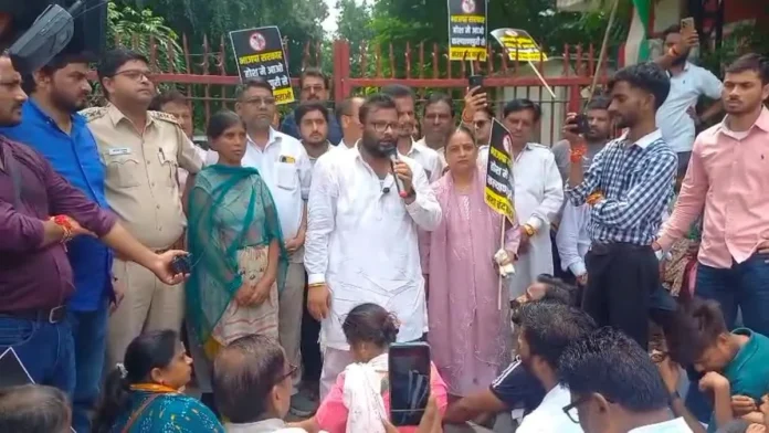 Kalyanpuri Protest, Kuldeep Kumar AAP, Anti Drug Protest Delhi, Kalyanpuri Crime, East Delhi Protest