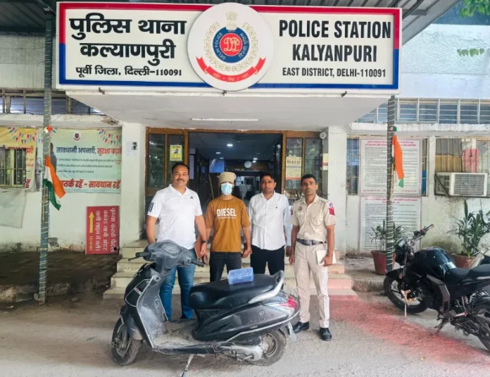 Delhi Snatcher Arrest, Kalyanpuri Crime, CCTV Investigation, Mobile Snatching, Delhi Police